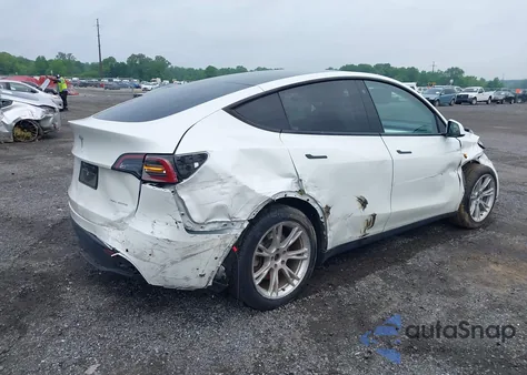 2022 Tesla Model Y Long Range Dual Motor All-Wheel Drive from USA, damaged, VIN 7SAYGDEE1NF354678